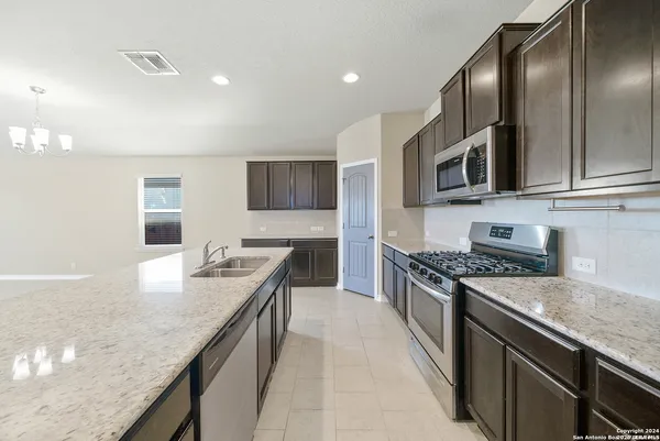 $1,800 | 15502 Gray Catbird, San Antonio, TX 78253