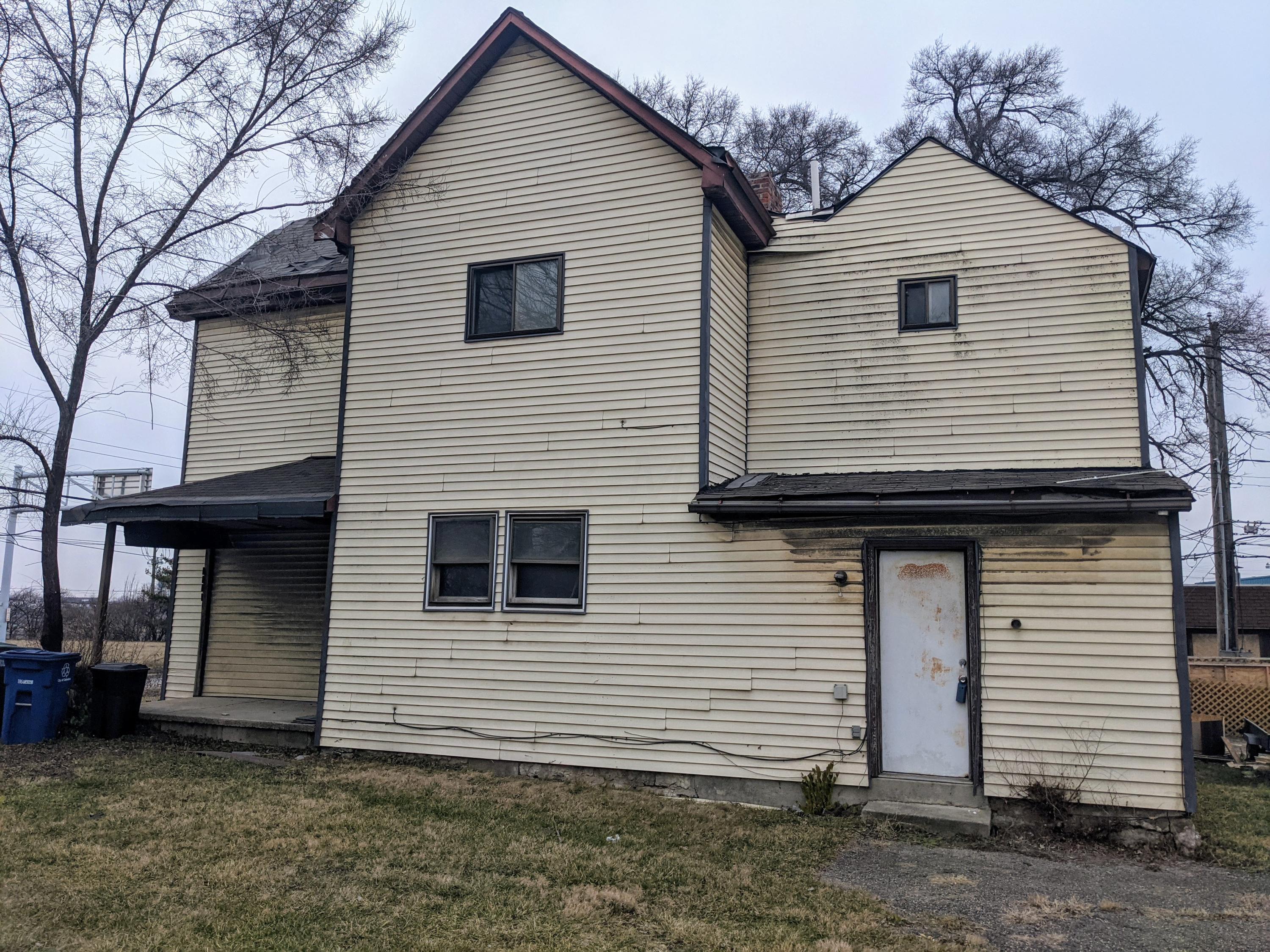 2198 Groveport Road Columbus, OH 43207 - Photo 2 of 12