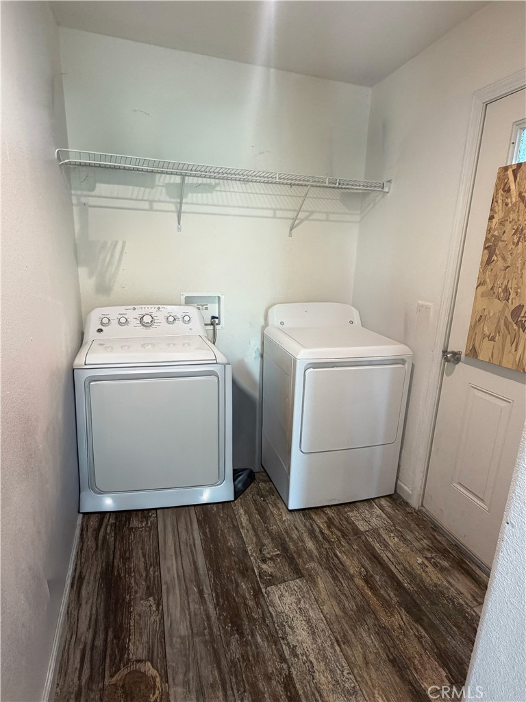 12700 Elliott, Unit 151 El Monte, CA 91732 - Photo 15 of 21 a utility room with dryer and washer