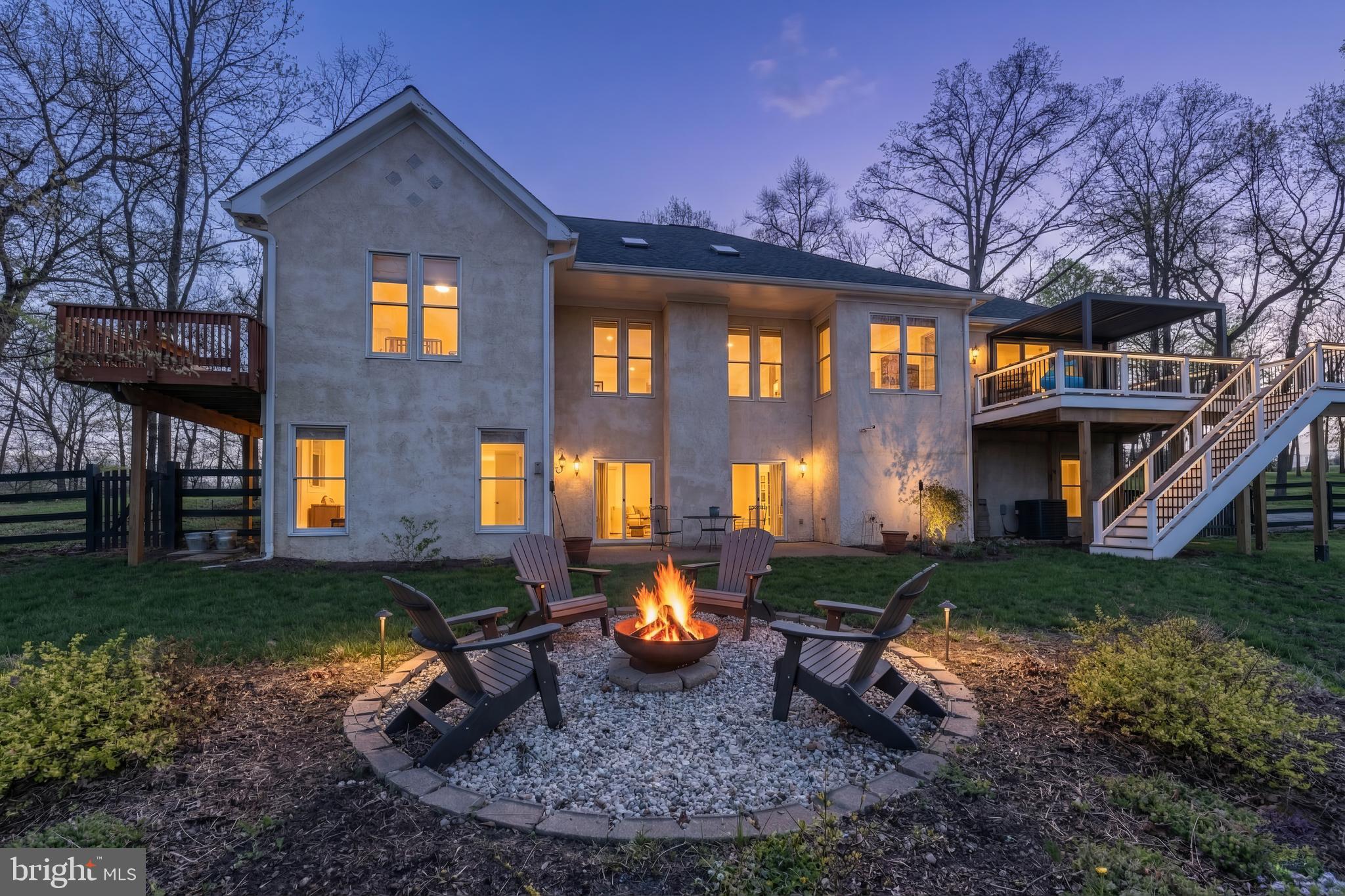 15657 Purcellville Road Purcellville, VA 20132 - Photo 48 of 72 a front view of a house with garden