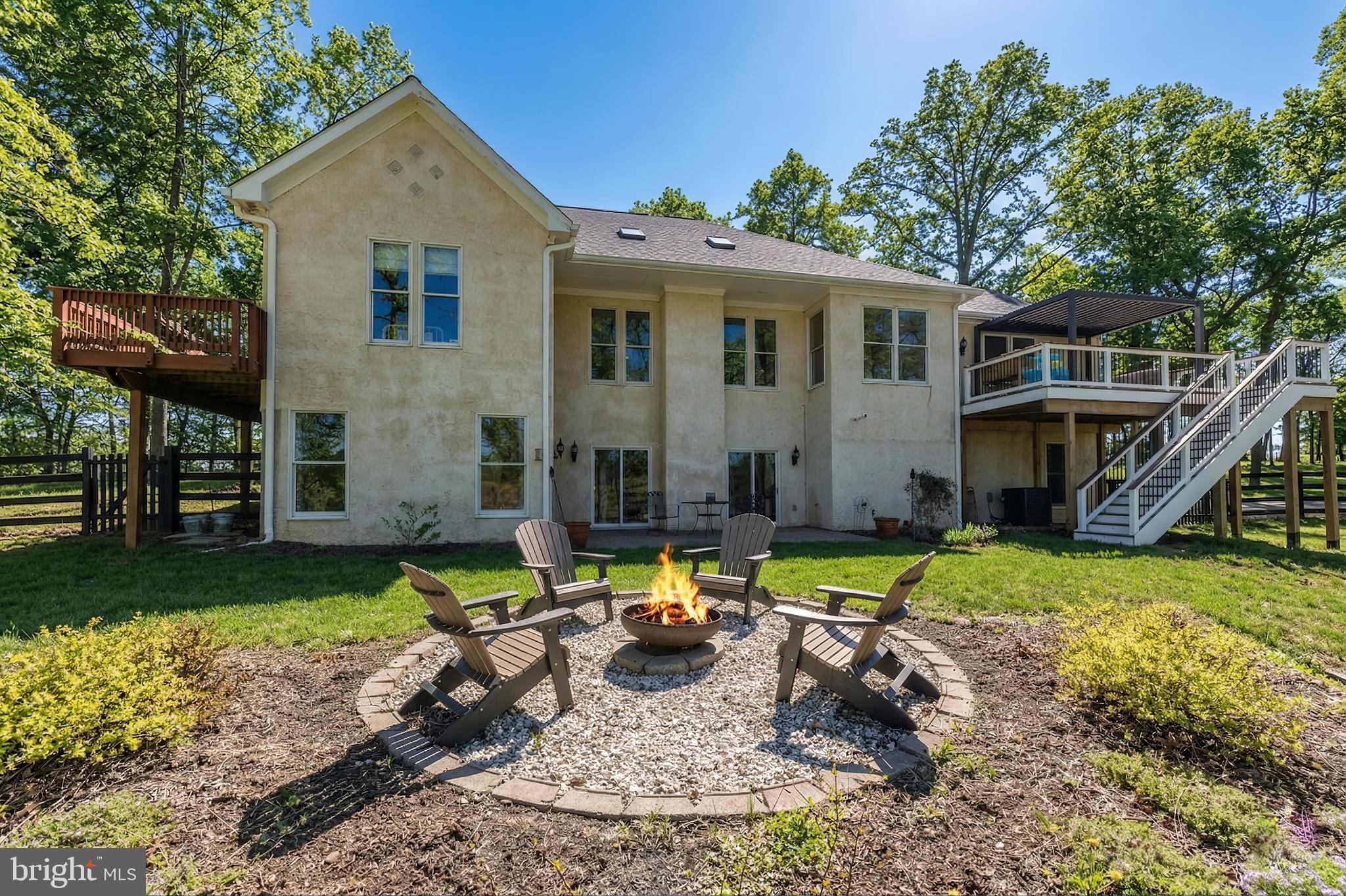 15657 Purcellville Road Purcellville, VA 20132 - Photo 53 of 72 a view of a house with backyard