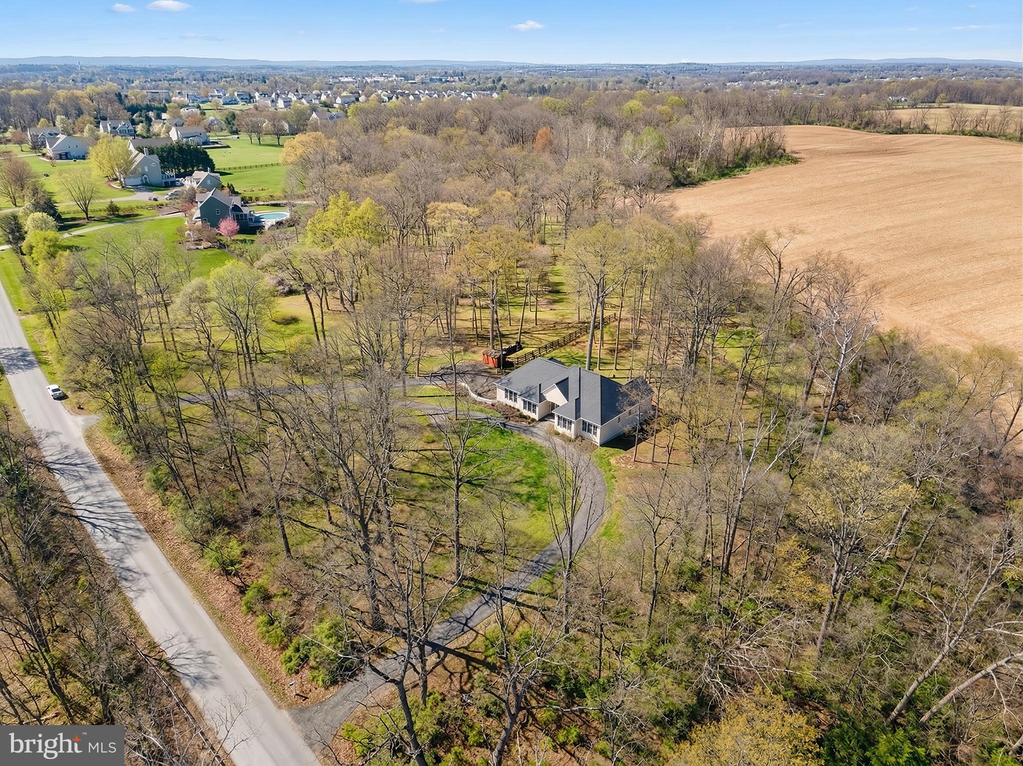 15657 Purcellville Road Purcellville, VA 20132 - Photo 69 of 72 a view of city and mountain