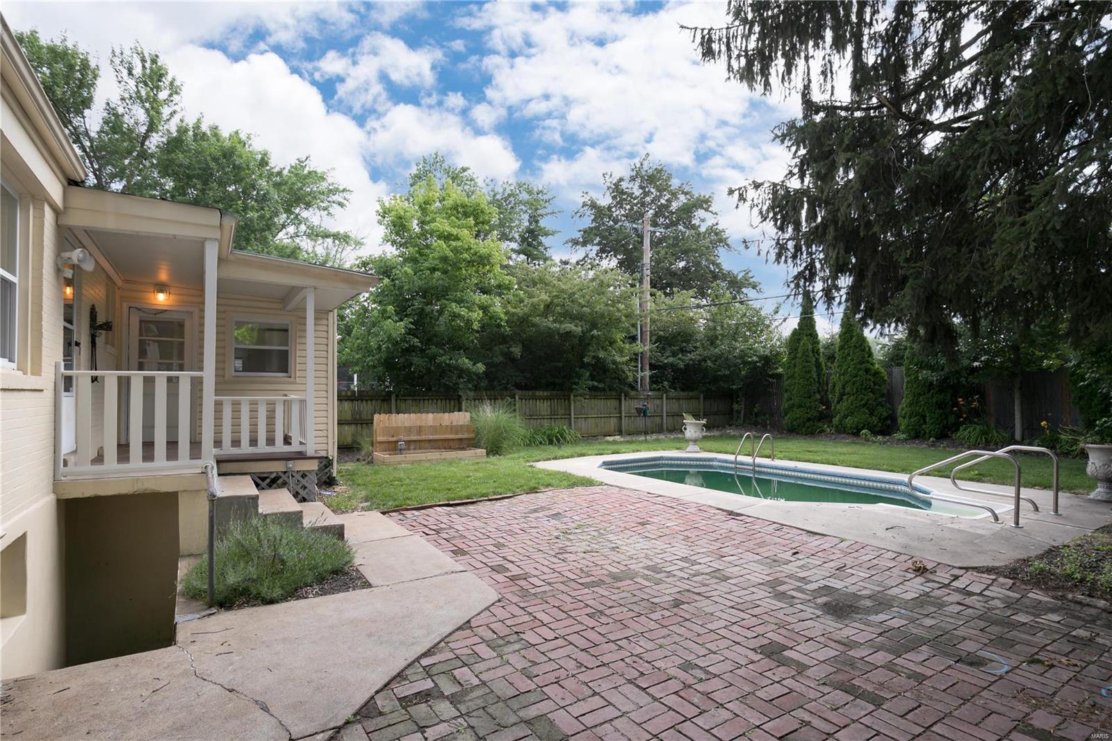 27 Waverton Drive Ladue, MO 63124 - Photo 24 of 26