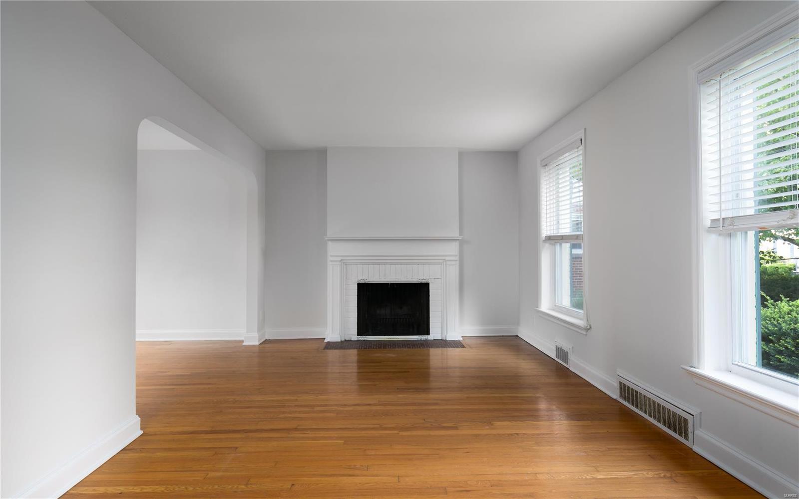 27 Waverton Drive Ladue, MO 63124 - Photo 4 of 26