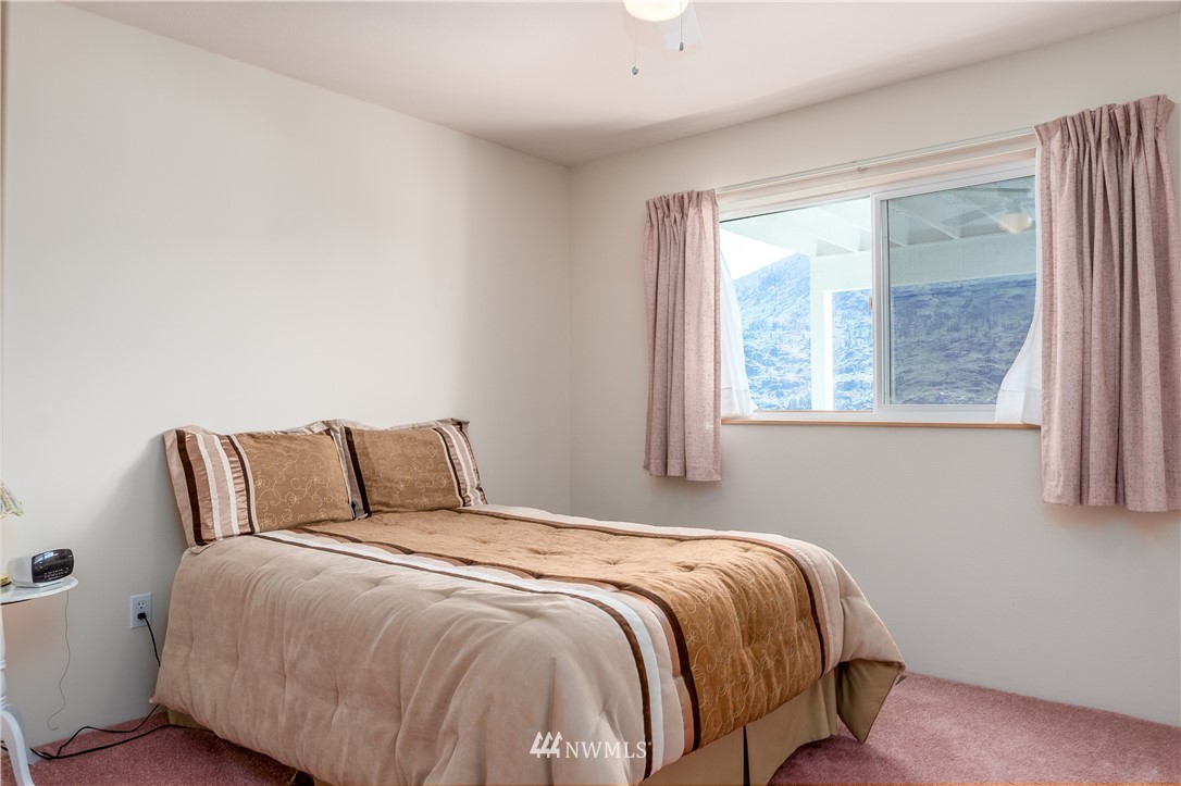 14941 South Lakeshore Road Chelan, WA 98816 - Photo 13 of 25 Gallery Image 13