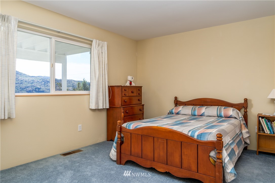 14941 South Lakeshore Road Chelan, WA 98816 - Photo 16 of 25 Gallery Image 16
