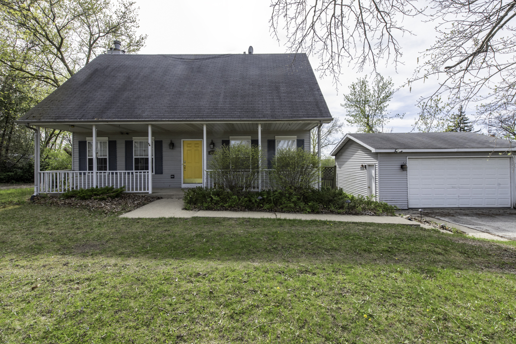 1940 North Green Bay Road Zion, IL 60099 - Photo 2 of 29 Gallery Image 2