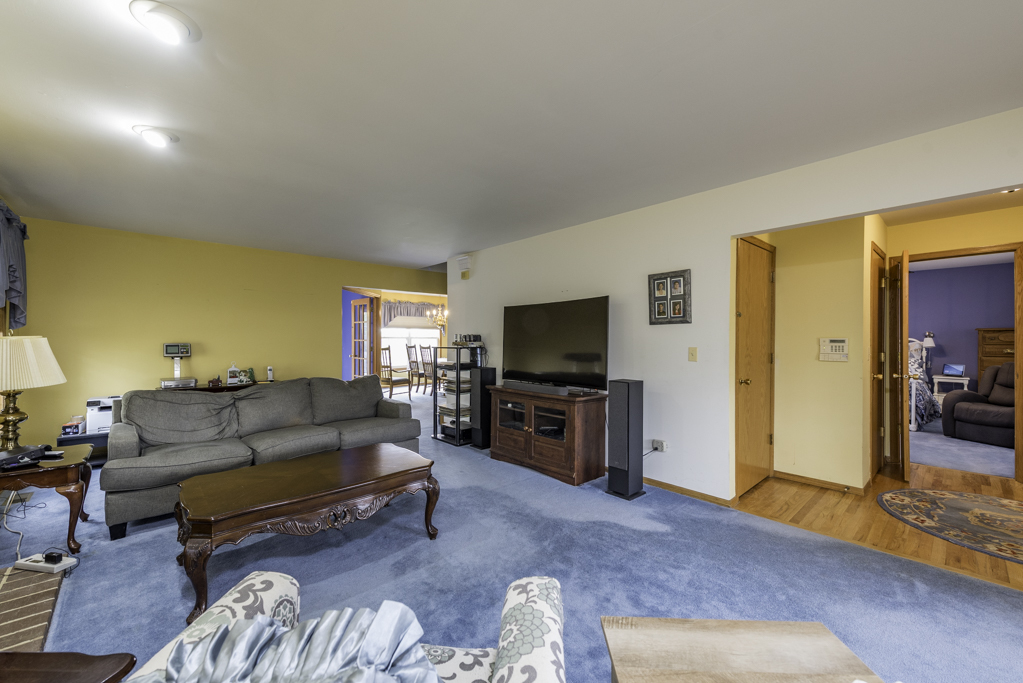 1940 North Green Bay Road Zion, IL 60099 - Photo 5 of 29 Gallery Image 5