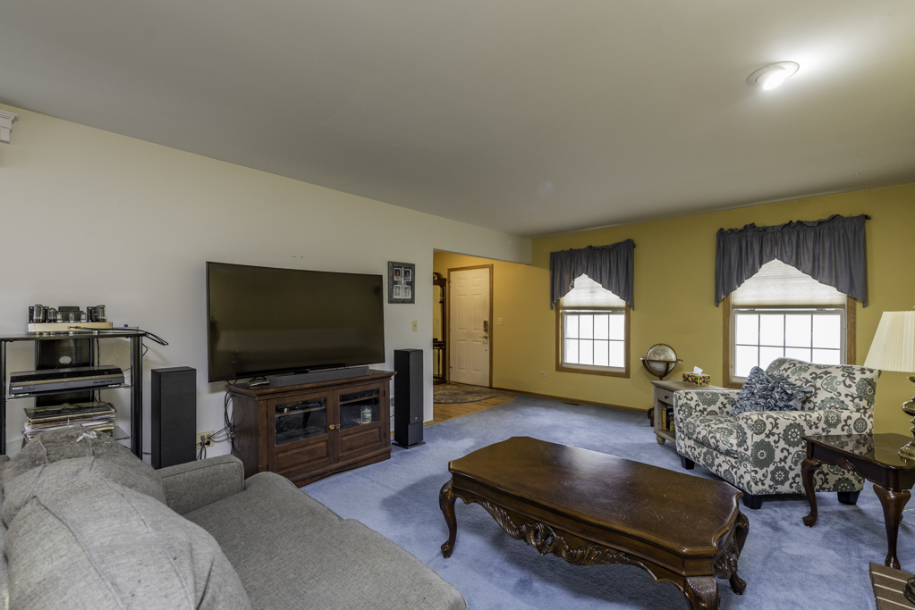 1940 North Green Bay Road Zion, IL 60099 - Photo 6 of 29 Gallery Image 6