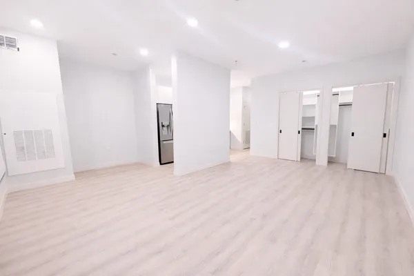 $1,850 | 948 West Sunnyside Avenue, Unit 306, Chicago, IL 60640