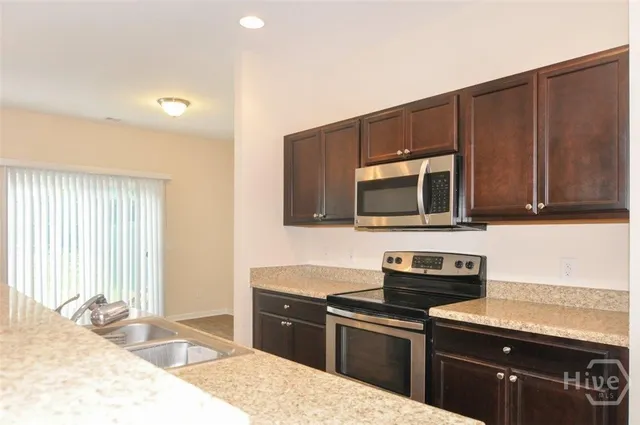 $1,900 | 305 Cantle Drive, Richmond Hill, GA 31324