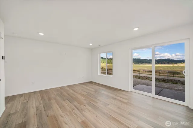 $409,990 | 1355 Salzer Crk Drive, Centralia, WA 98531