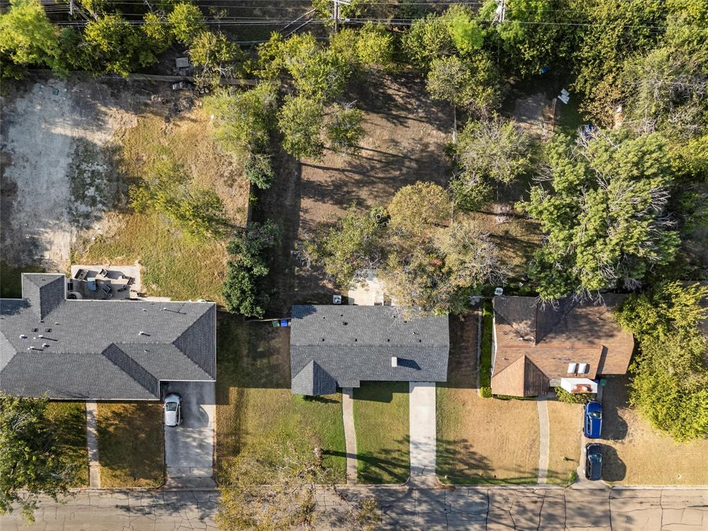 4229 Fort Avenue Waco, TX 76710 - Photo 35 of 40 an aerial view of a house with a yard