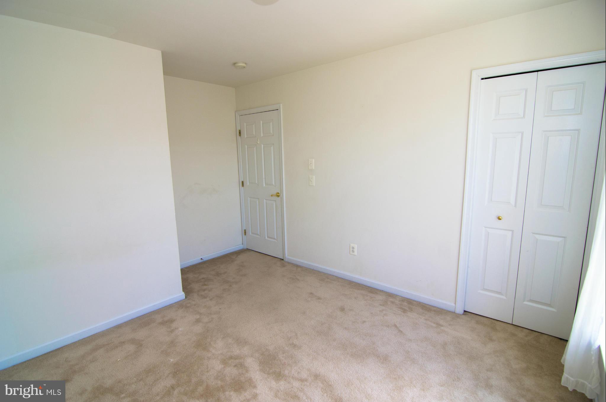 43004 Center Street Chantilly, VA 20152 - Photo 25 of 30 Upper Level Bedroom #3
