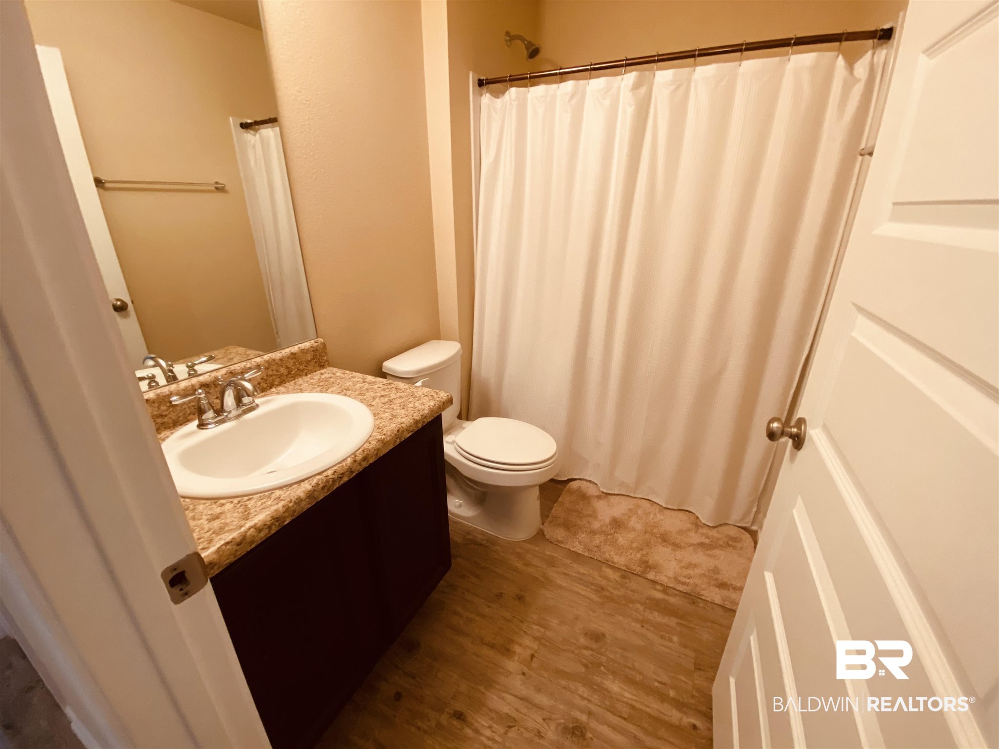 17272 Harding Drive Foley, AL 36535 - Photo 20 of 35 2nd Full Bathrm