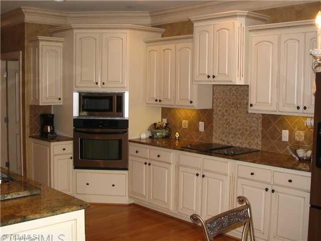 4922 Fox Chase Road Greensboro, NC 27410 - Photo 8 of 14 Kitchen.