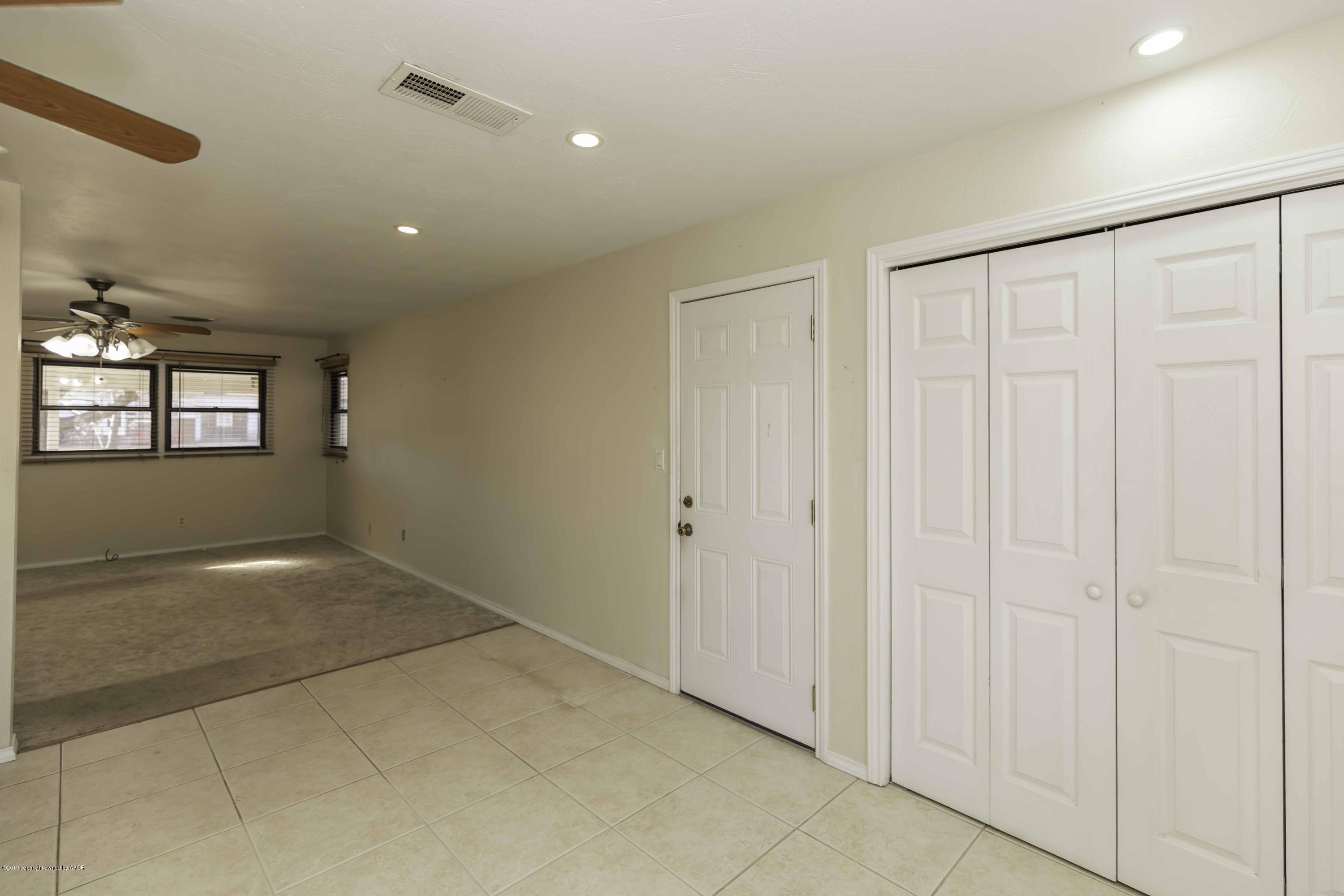 5021 Crockett Street Amarillo, TX 79110 - Photo 10 of 32 DINING VIEW 3