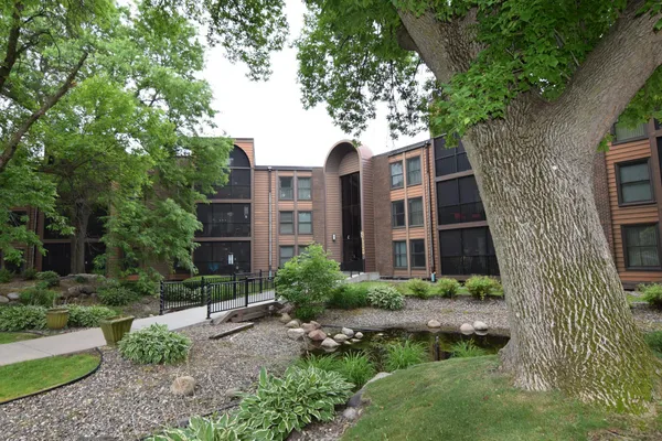 $229,900 | 9600 Portland Avenue, Unit 205, Bloomington, MN 55420