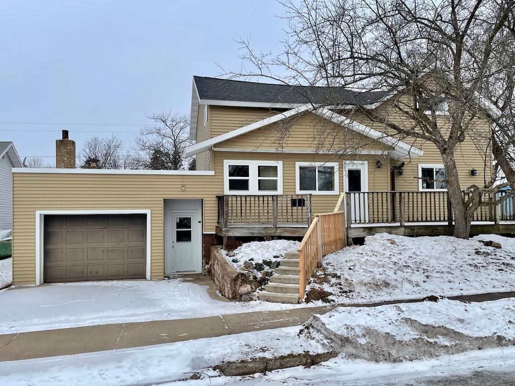 1029 Pinos Street Rhinelander, WI 54501 - Photo 1 of 28 Gallery Image 1