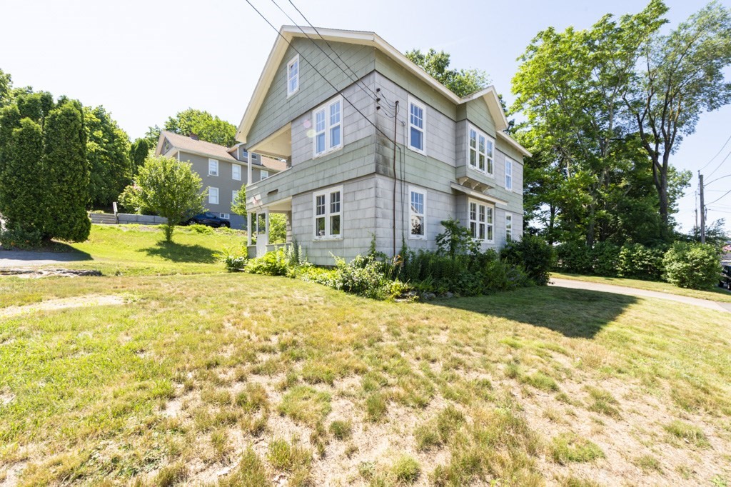 17 Hunnewell Road Worcester, MA 01606 - Photo 5 of 28
