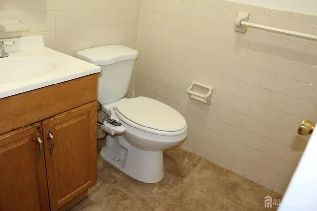 $2,275 | 820 Edison Glen Terrace, Edison, NJ 08837