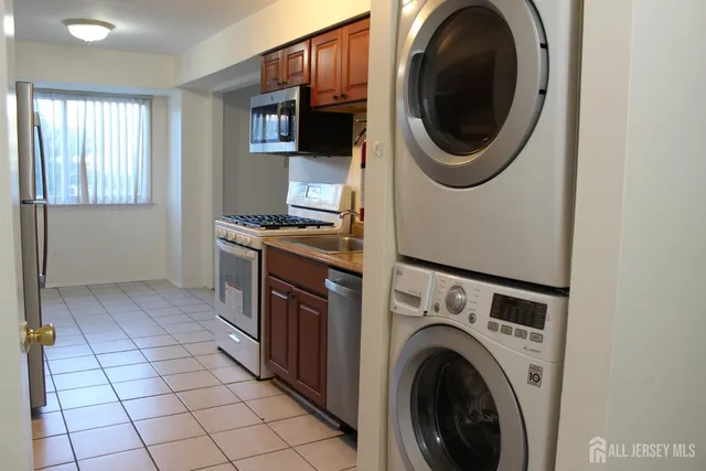 $2,275 | 820 Edison Glen Terrace, Edison, NJ 08837