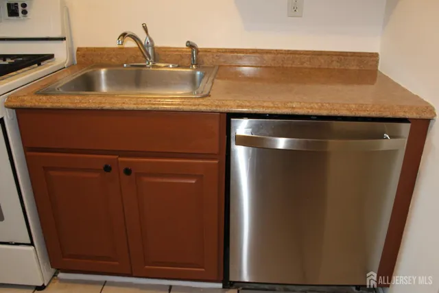 $2,275 | 820 Edison Glen Terrace, Edison, NJ 08837