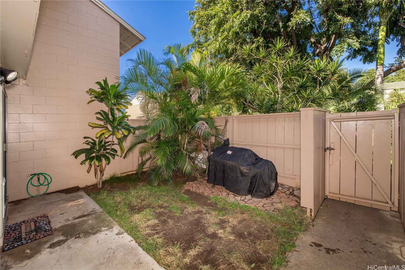 92-739 Makakilo Drive, Unit 21 Kapolei, HI 96707 - Photo 5 of 25 a view of garden