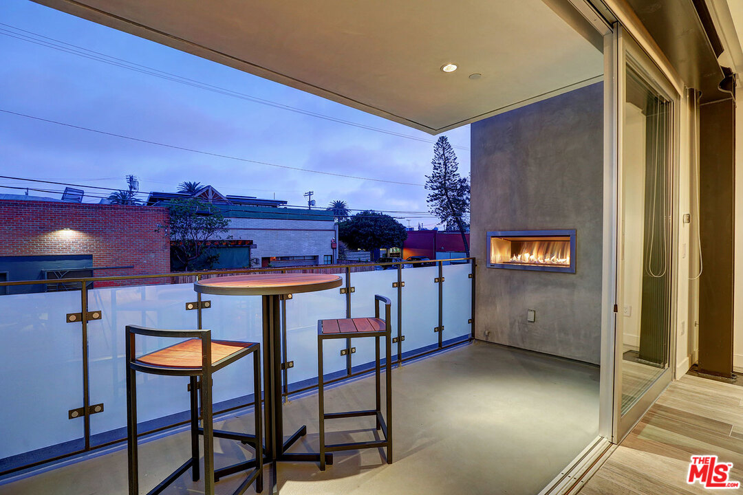 351 Sunset Avenue, Unit 4 Venice, CA 90291 - Photo 5 of 15
