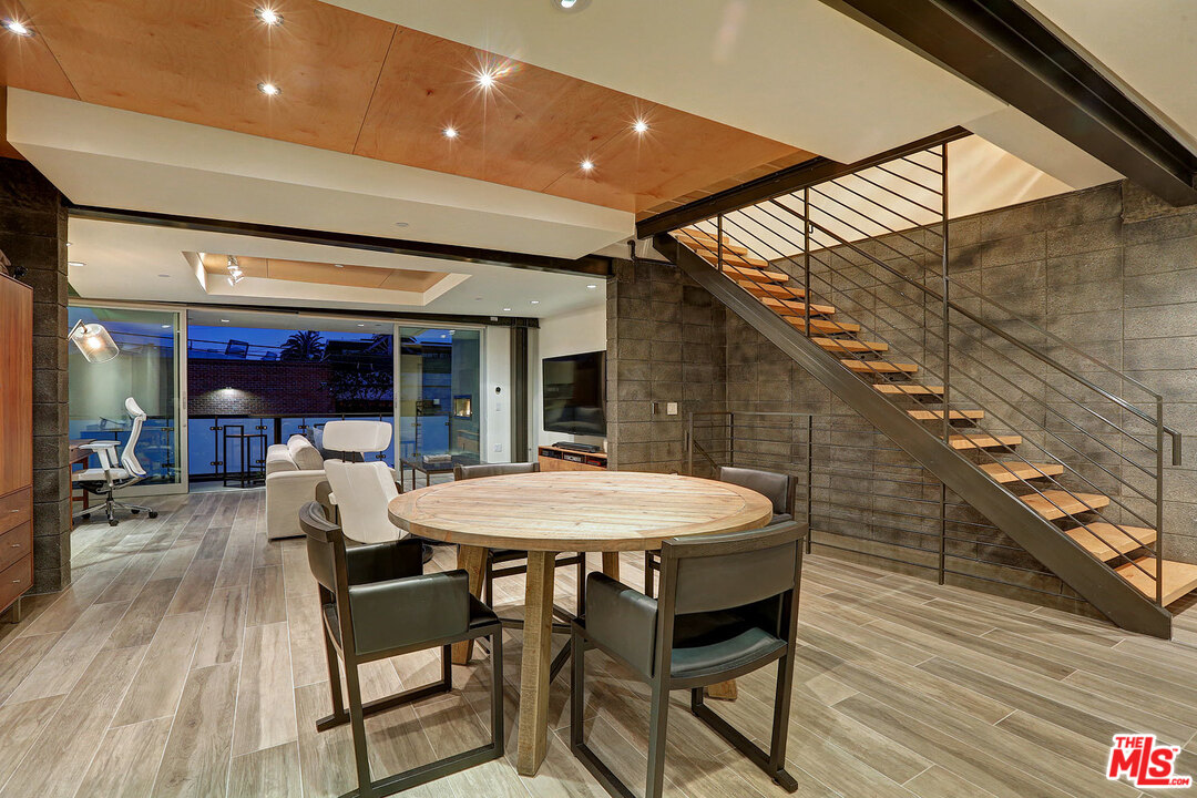 351 Sunset Avenue, Unit 4 Venice, CA 90291 - Photo 10 of 15