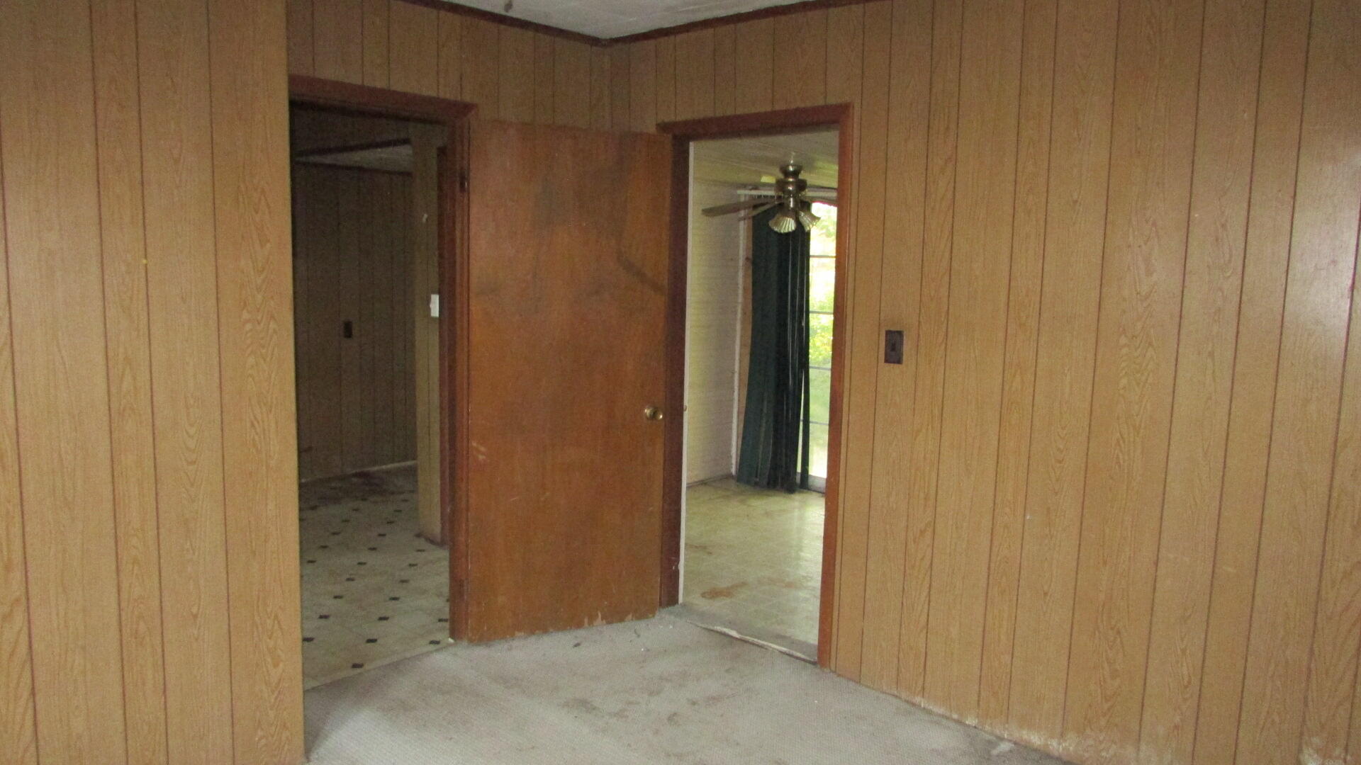 2149 Chinquapin Grove Road Bluff City, TN 37618 - Photo 12 of 40 IMG_5612