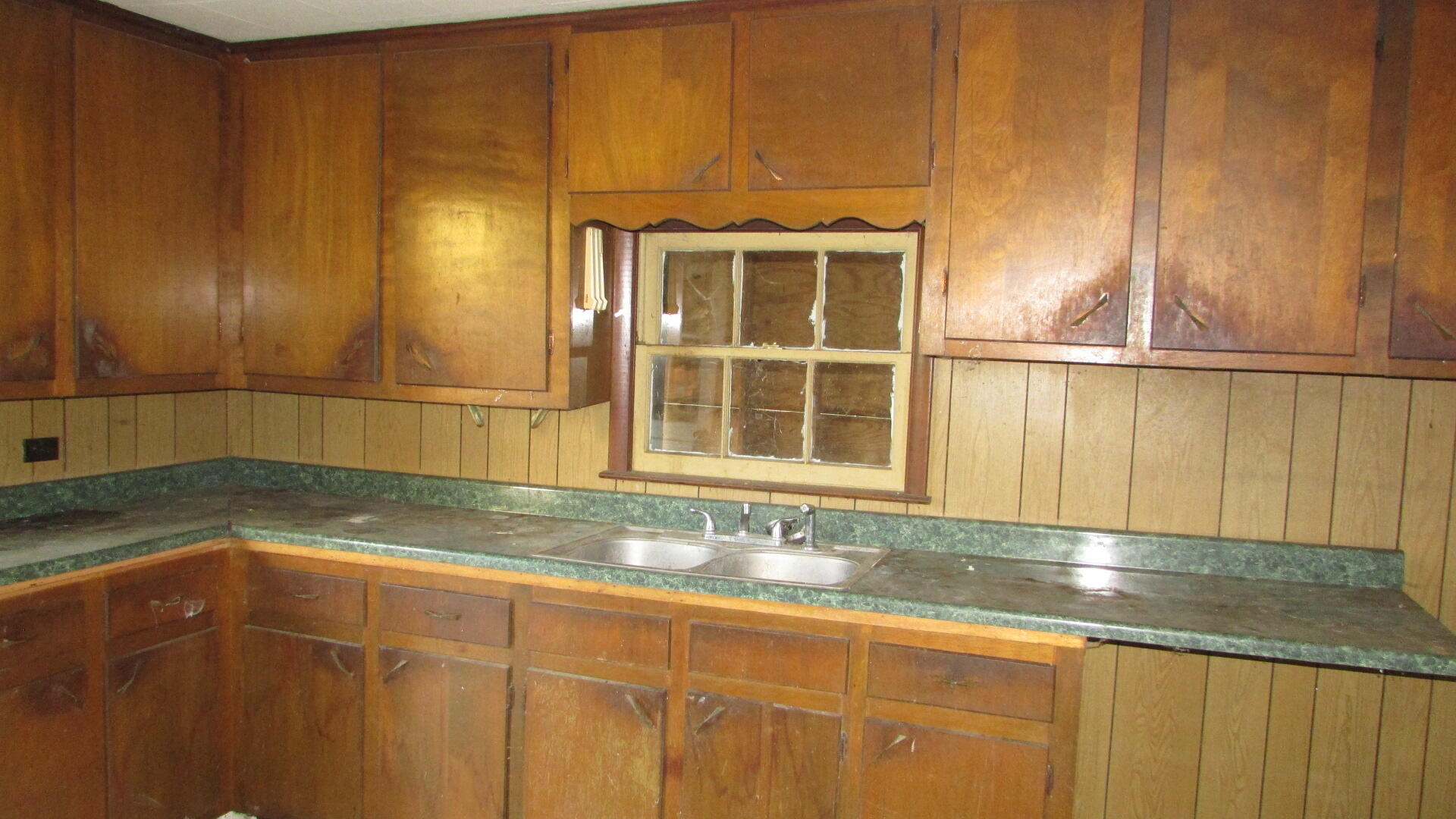 2149 Chinquapin Grove Road Bluff City, TN 37618 - Photo 21 of 40 IMG_5643