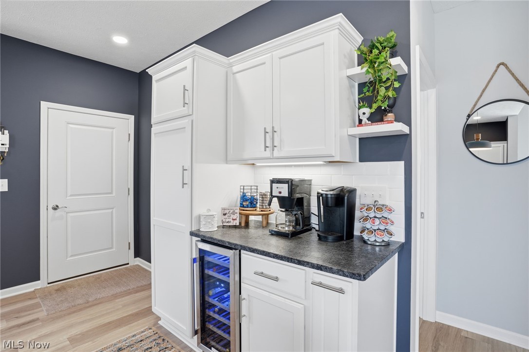 5009 Coventry Circle Huron, OH 44839 - Photo 21 of 43 Wine/Coffee Bar