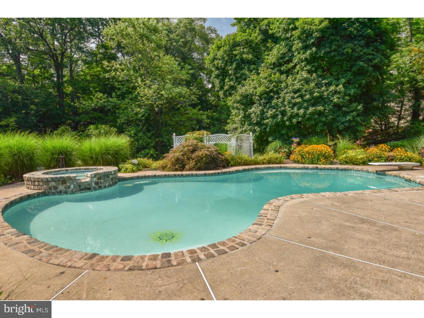 11 Lee Road Audubon, PA 19403 - Photo 24 of 25 Pool