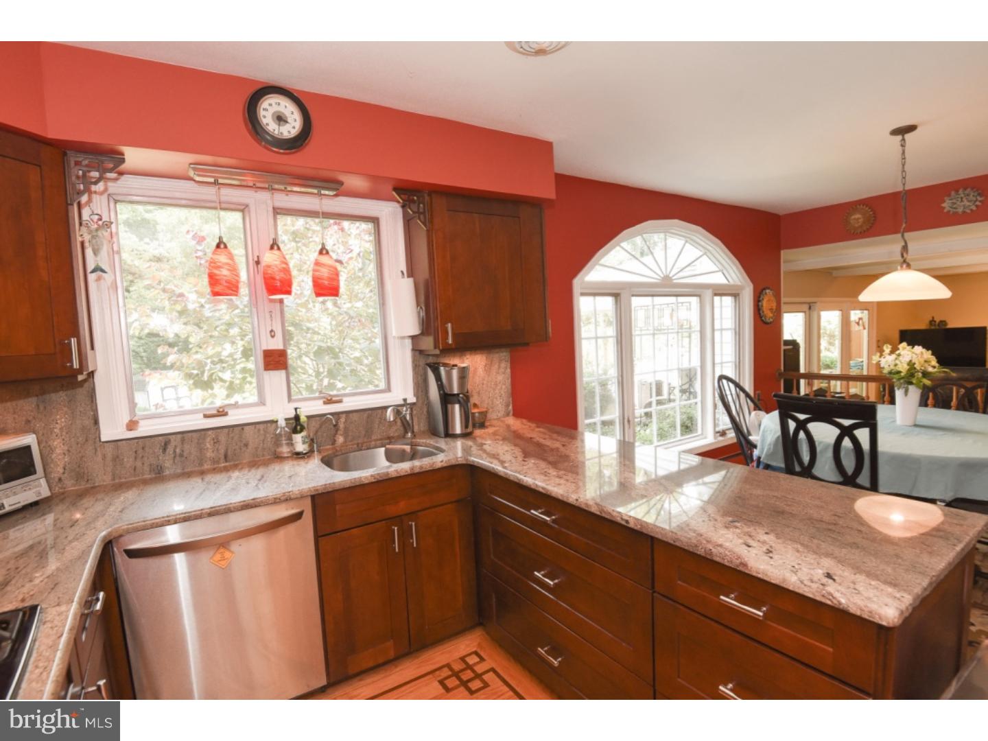 11 Lee Road Audubon, PA 19403 - Photo 6 of 25 Kitchen