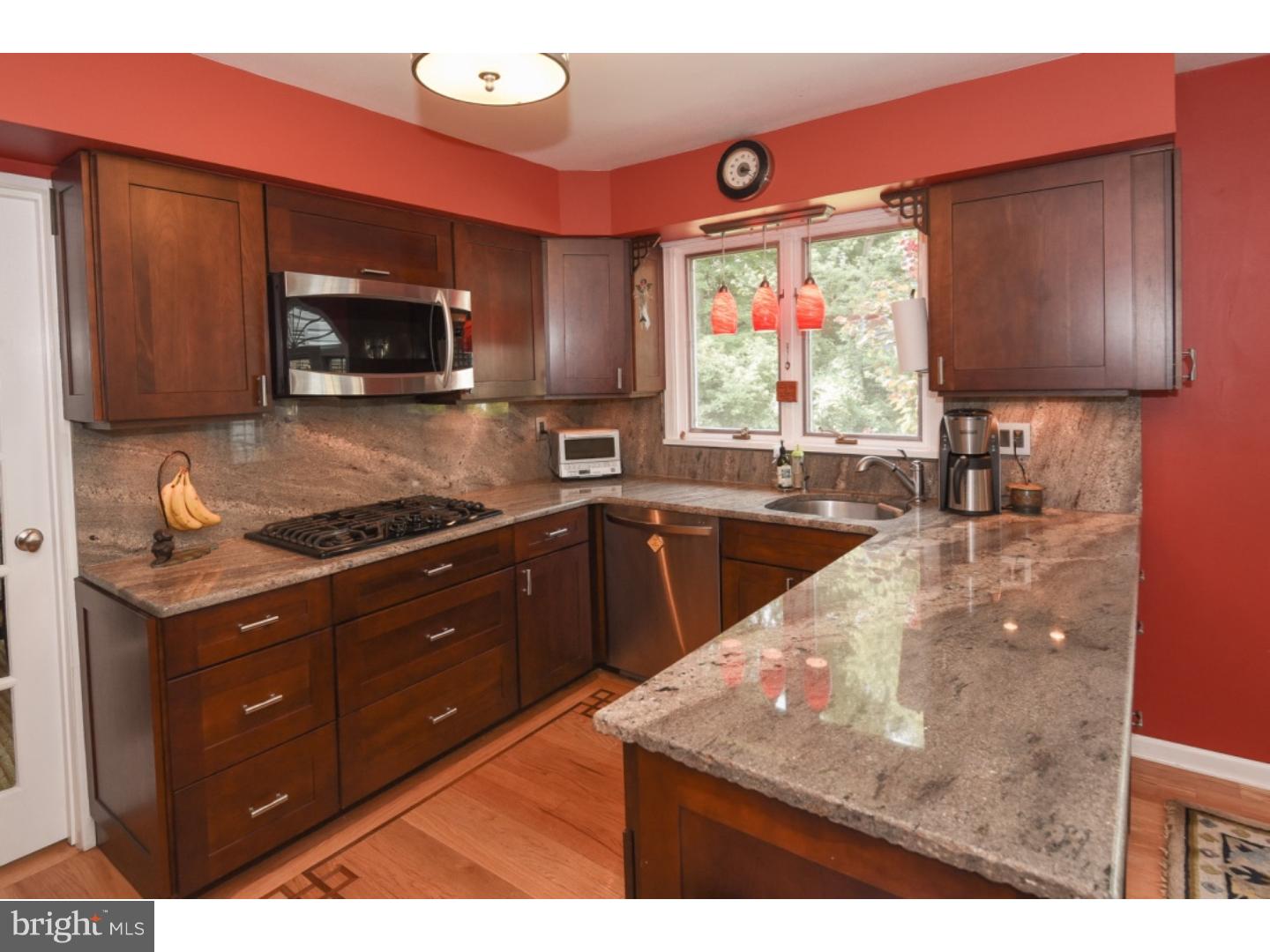 11 Lee Road Audubon, PA 19403 - Photo 7 of 25 Kitchen