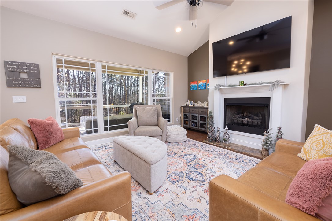 308 Ridgeside Court West Union, SC 29696 - Photo 3 of 48