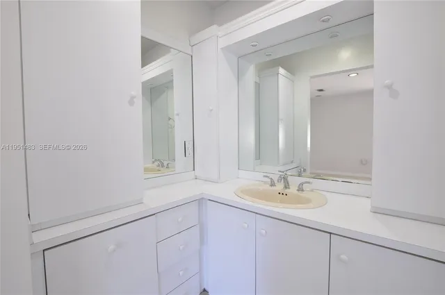 $4,500 | 10502 Southwest 77th Court, Unit 10502, Pinecrest, FL 33156