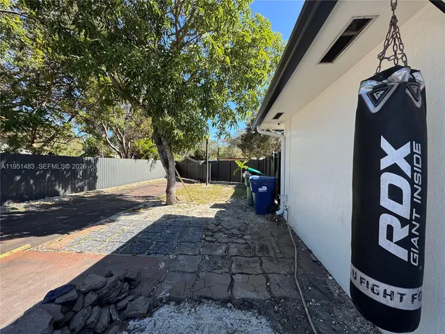 $4,500 | 10502 Southwest 77th Court, Unit 10502, Pinecrest, FL 33156