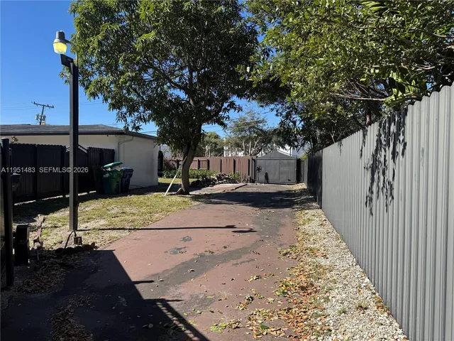 $4,500 | 10502 Southwest 77th Court, Unit 10502, Pinecrest, FL 33156