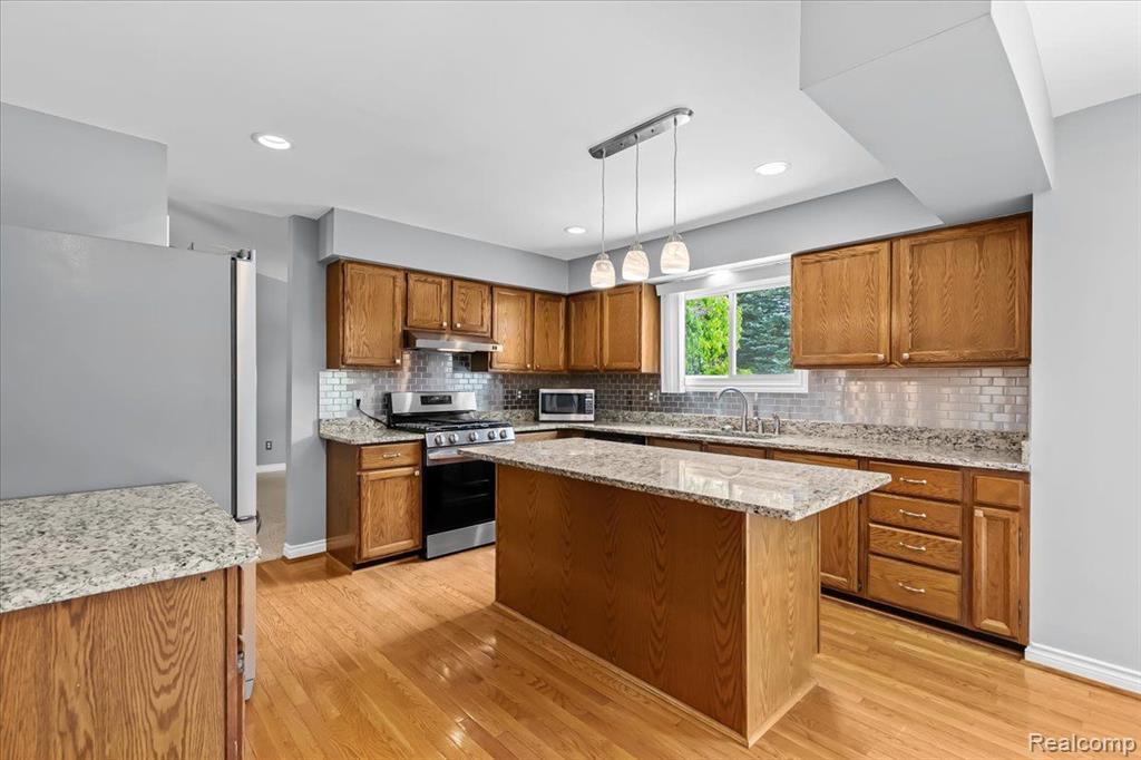 754 Kentucky Drive Rochester Hills, MI 48307 - Photo 8 of 29