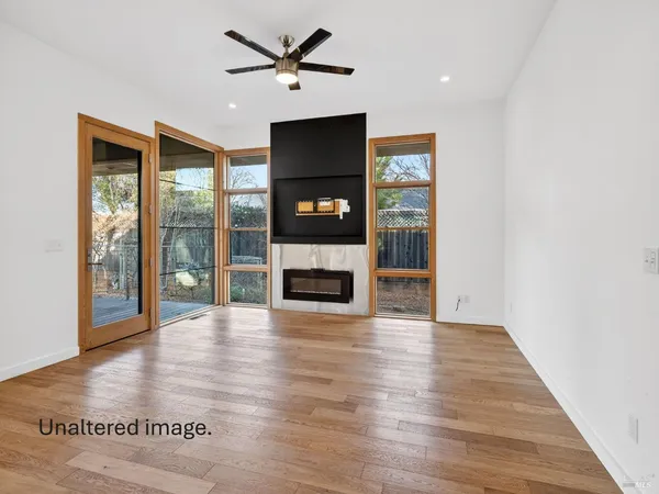 $1,400,000 | 540 South Cloverdale Boulevard, Cloverdale, CA 95425