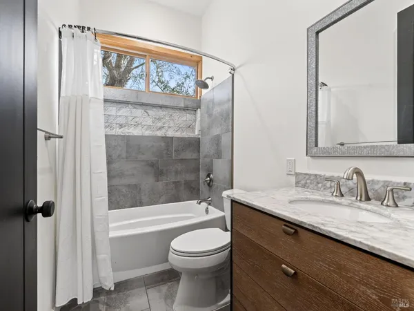 $1,400,000 | 540 South Cloverdale Boulevard, Cloverdale, CA 95425