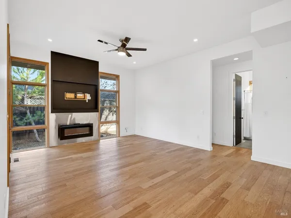 $1,400,000 | 540 South Cloverdale Boulevard, Cloverdale, CA 95425