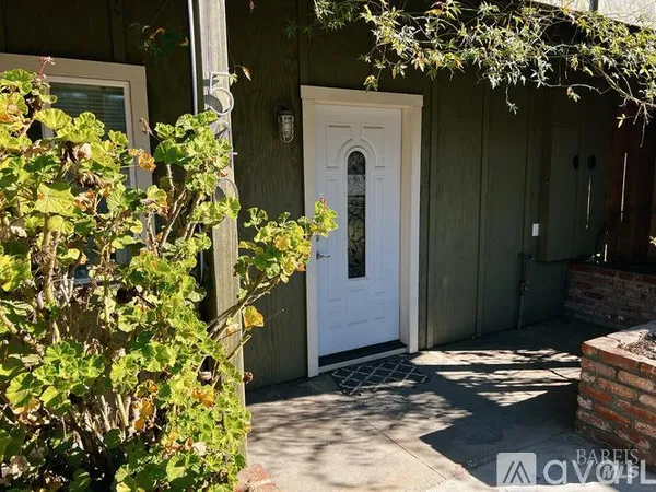 $1,400,000 | 540 South Cloverdale Boulevard, Cloverdale, CA 95425