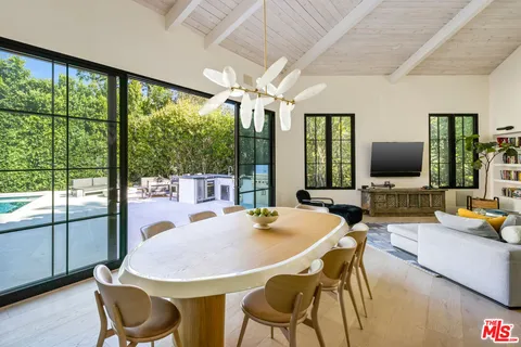 $6,299,000 | 7651 Willow Glen Road, Los Angeles, CA 90046