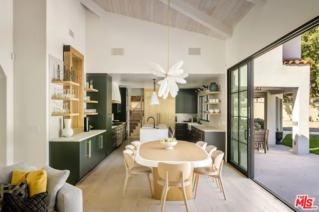 $6,299,000 | 7651 Willow Glen Road, Los Angeles, CA 90046