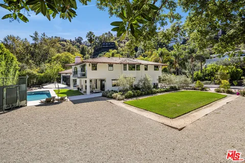 $6,299,000 | 7651 Willow Glen Road, Los Angeles, CA 90046