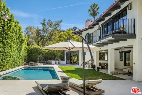 $6,299,000 | 7651 Willow Glen Road, Los Angeles, CA 90046