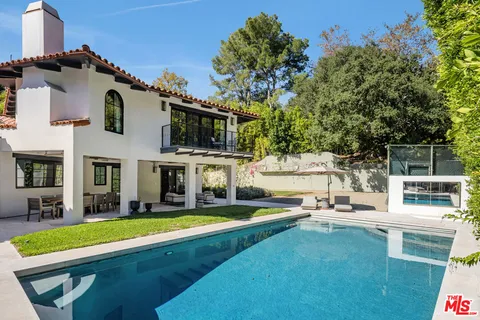 $6,299,000 | 7651 Willow Glen Road, Los Angeles, CA 90046